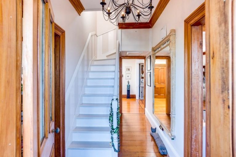 Photo of property in 5 Corry Avenue, Bluff Hill, Napier, 4110