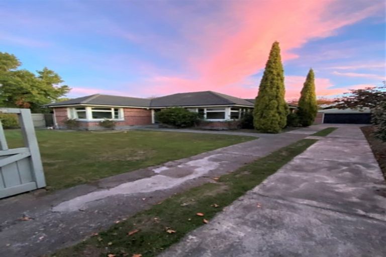 Photo of property in 35 Mappleton Avenue, Burnside, Christchurch, 8053