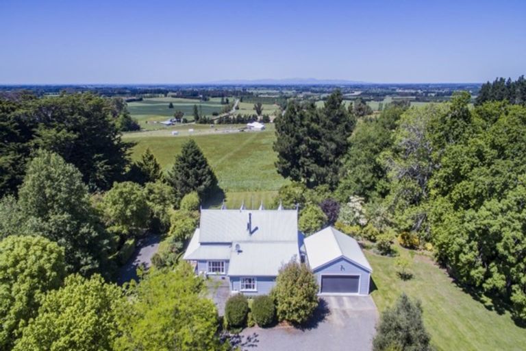 Photo of property in 211 Summerhill Road, Cust, Rangiora, 7471