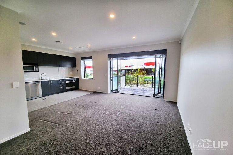 Photo of property in 4/17 Uku Lane, Hobsonville, Auckland, 0616
