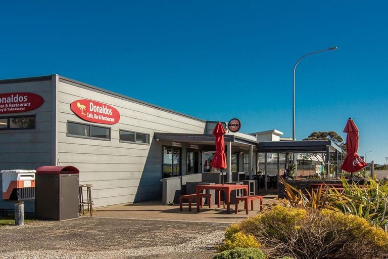 Photo of property in 11 Ngahue Crescent, Carters Beach, Westport, 7825