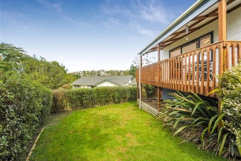 Photo of property in 10 Loughanure Place, Massey, Auckland, 0614