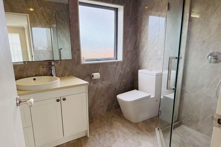 Photo of property in 39d Point View Drive, East Tamaki Heights, Auckland, 2016