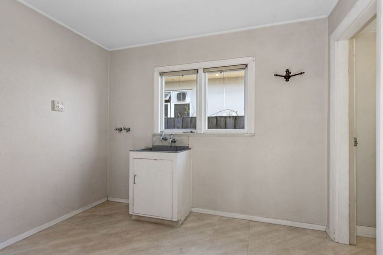 Photo of property in 337 Ferry Road, Waltham, Christchurch, 8011