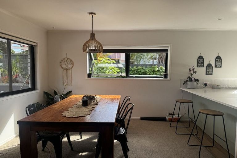 Photo of property in 6 Ranfurly Place, Te Kamo, Whangarei, 0112