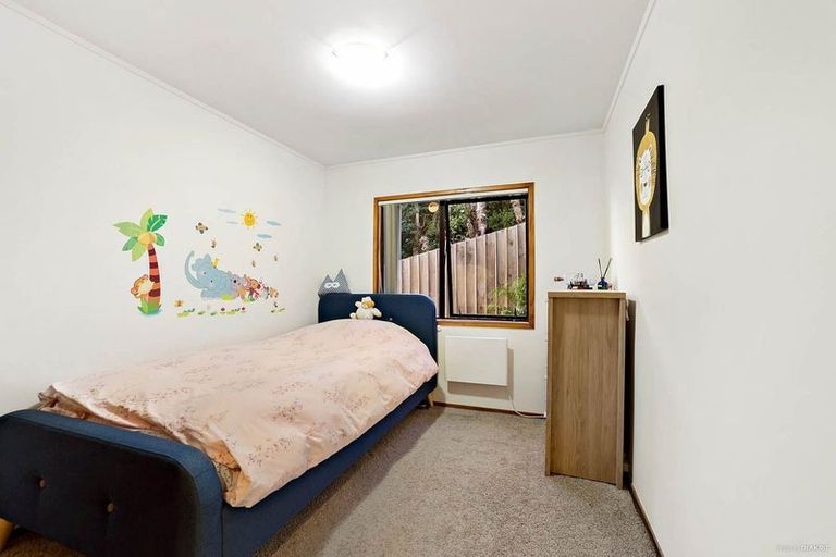 Photo of property in 2/164 Rangatira Road, Beach Haven, Auckland, 0626