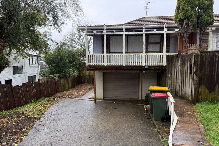 Photo of property in 2/521 Glenfield Road, Glenfield, Auckland, 0629
