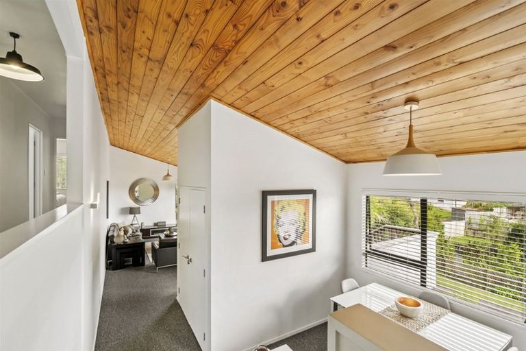 Photo of property in 2/70b Matipo Road, Mairangi Bay, Auckland, 0630