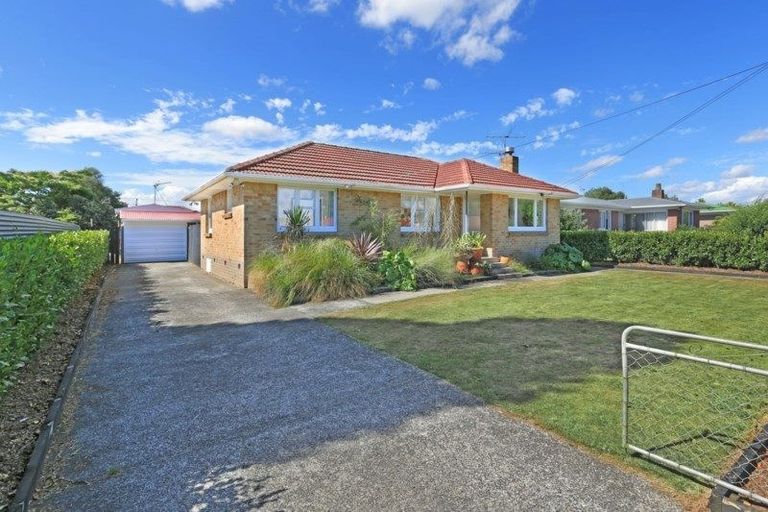 Photo of property in 8 Kerry Place, Papakura, 2110