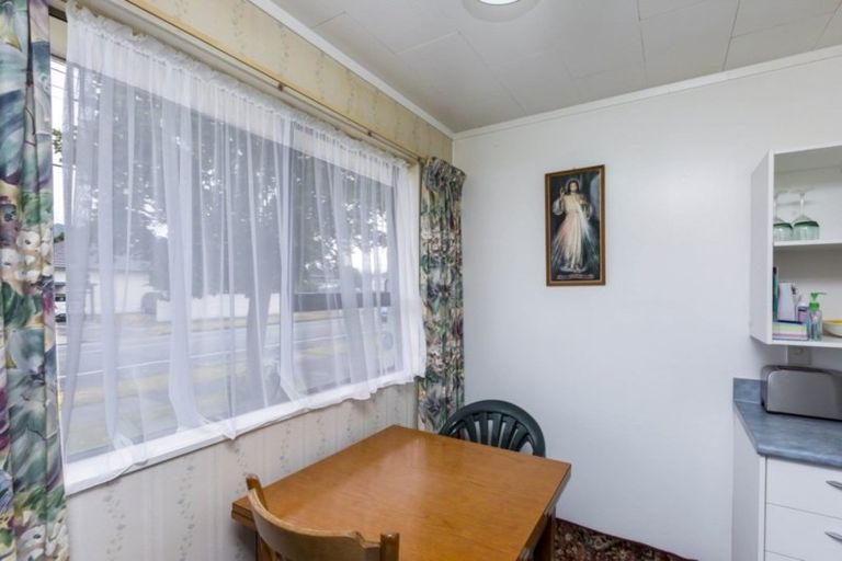 Photo of property in 1/48 Kowhai Avenue, Ebdentown, Upper Hutt, 5018