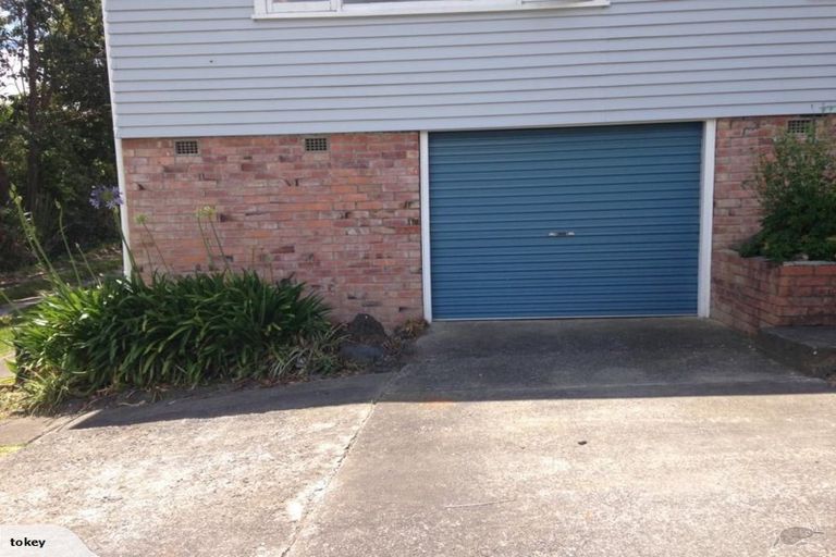 Photo of property in 19 Lyford Crescent, Sunnynook, Auckland, 0620
