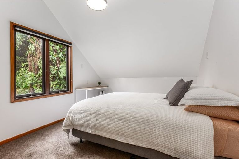 Photo of property in 54 Amapur Drive, Khandallah, Wellington, 6035