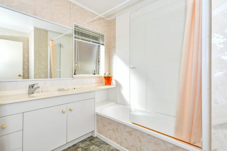 Photo of property in 33 Sheriff Place, Randwick Park, Auckland, 2105