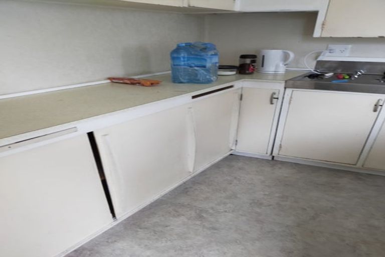 Photo of property in 27 Preston Avenue, Henderson, Auckland, 0610