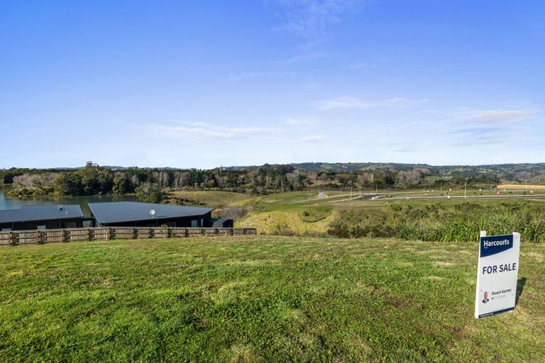 Photo of property in 16 Oyster Place, Omokoroa, 3114