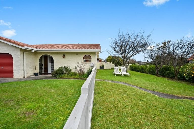 Photo of property in 50 Chedworth Avenue, Chedworth, Hamilton, 3210