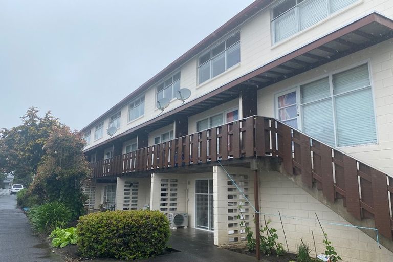 Photo of property in 9 Esplanade Road, Mount Eden, Auckland, 1024