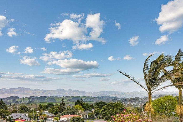 Photo of property in 65b Puriri Road, Pukekohe, 2120