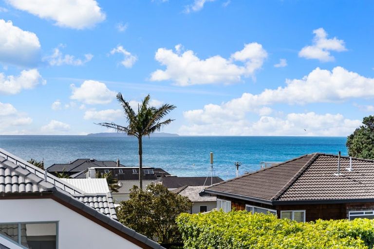 Photo of property in 1/24 Ocean View Road, Milford, Auckland, 0620