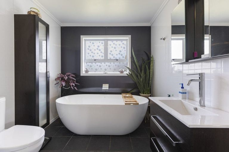 Photo of property in 8 Raleigh Street, Vogeltown, New Plymouth, 4310