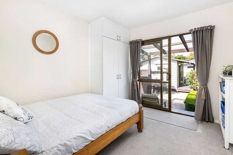 Photo of property in 3 Prudhoe Lane, Northcote, Christchurch, 8052