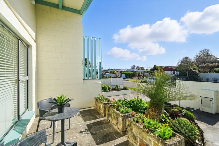 Photo of property in 7 Rosedale Place, Avonhead, Christchurch, 8042