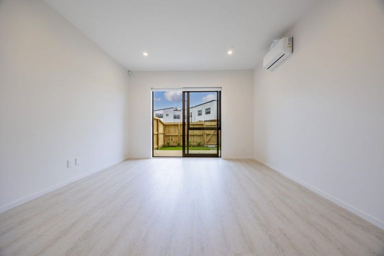 Photo of property in 3/35 Young Crescent, Drury, 2113