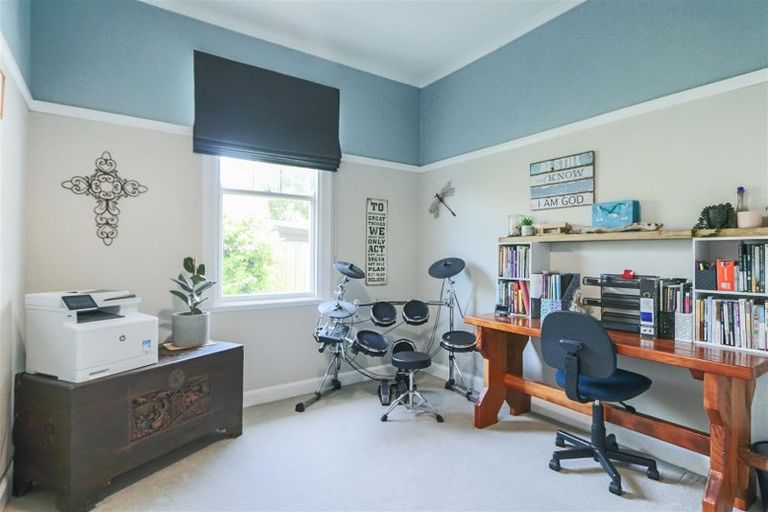 Photo of property in 5 Hinau Street, Inglewood, 4330