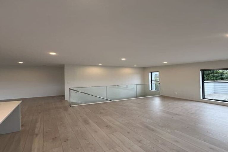 Photo of property in 14e River Road, Te Atatu Peninsula, Auckland, 0610