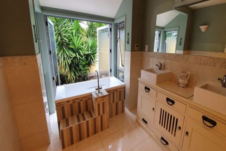 Photo of property in 10 Courtenay Place, Owhata, Rotorua, 3010