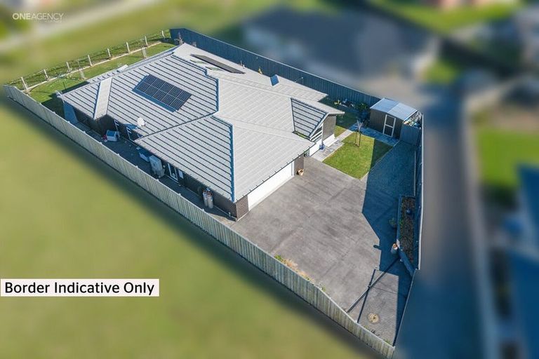 Photo of property in 14 Deans Place, Amberley, 7410