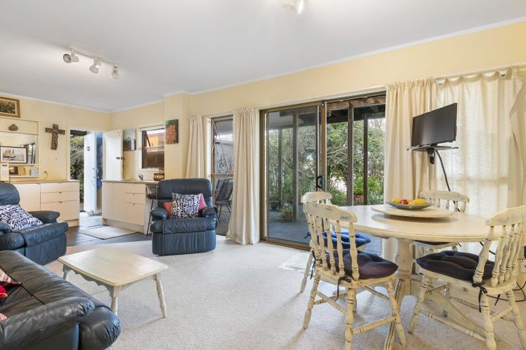Photo of property in 1055 Whangaparaoa Road, Tindalls Beach, Whangaparaoa, 0930