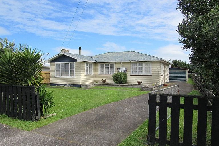 Photo of property in 20 Iredale Road, Hawera, 4610