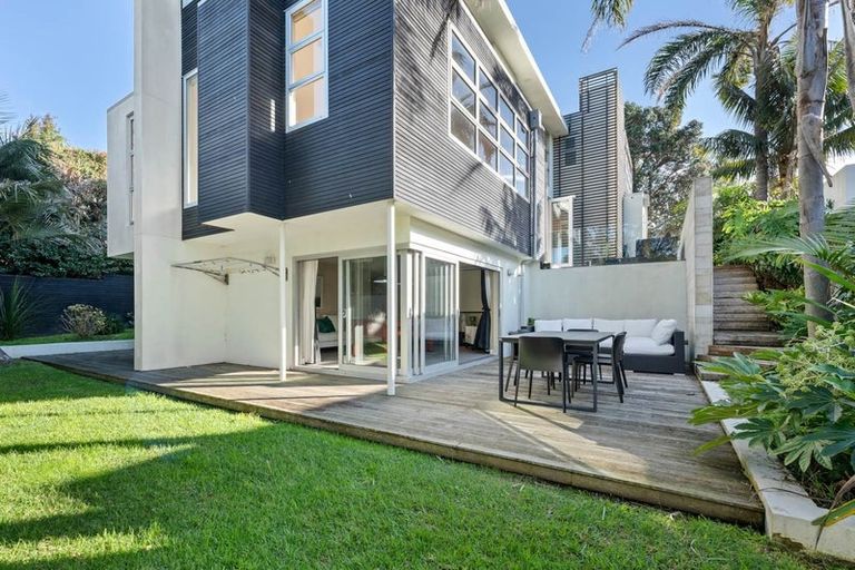 Photo of property in 23 Ocean View Road, Milford, Auckland, 0620