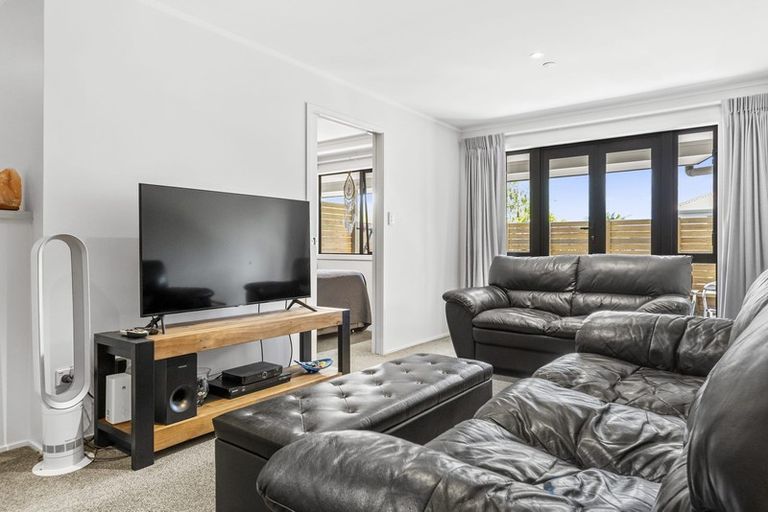 Photo of property in 30a/30 Westward Ho, Glen Eden, Auckland, 0602