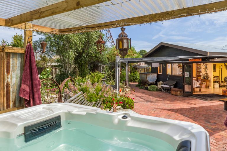 Photo of property in 12 Moreland Place, Mapua, 7005