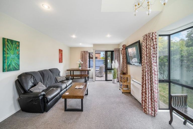 Photo of property in 1/66 Broadhaven Avenue, Parklands, Christchurch, 8083