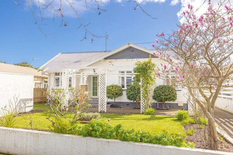 Photo of property in 4 Godwin Crescent, College Estate, Whanganui, 4500