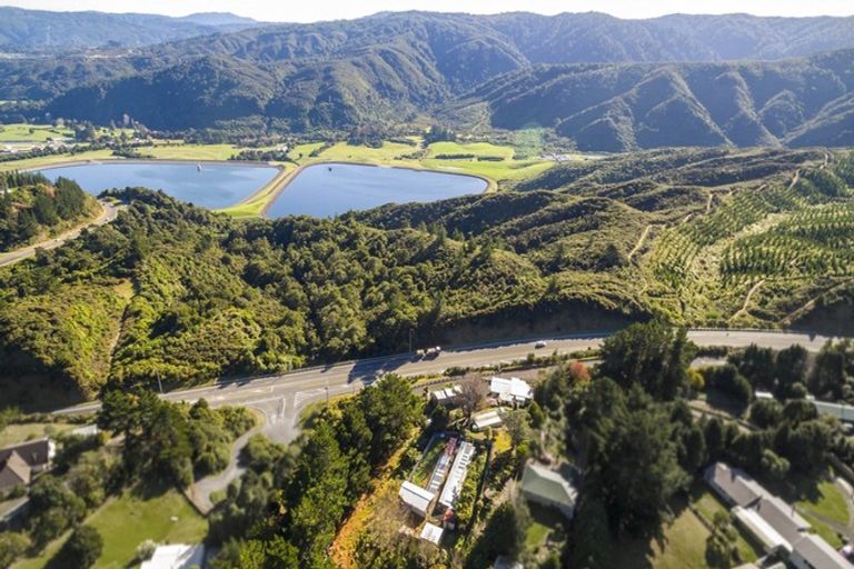 Photo of property in 2c Kaitoke Loop Road, Kaitoke, Upper Hutt, 5018