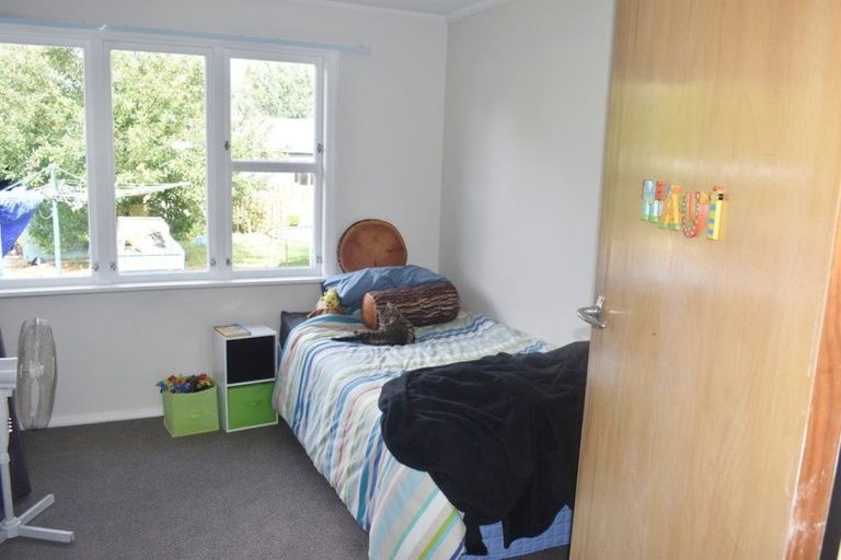 Photo of property in 75 Victoria Street, Carterton, 5713