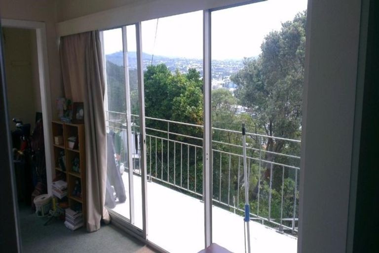 Photo of property in 43 Palliser Road, Roseneath, Wellington, 6011