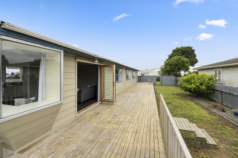 Photo of property in 18 Ngaire Street, Longburn, Palmerston North, 4412