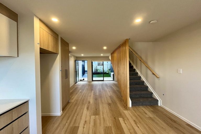 Photo of property in 10/506 Glenfield Road, Bayview, Auckland, 0629