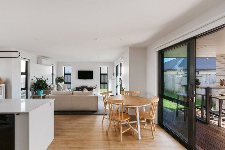 Photo of property in 22 Rehua Way, Papamoa, 3118