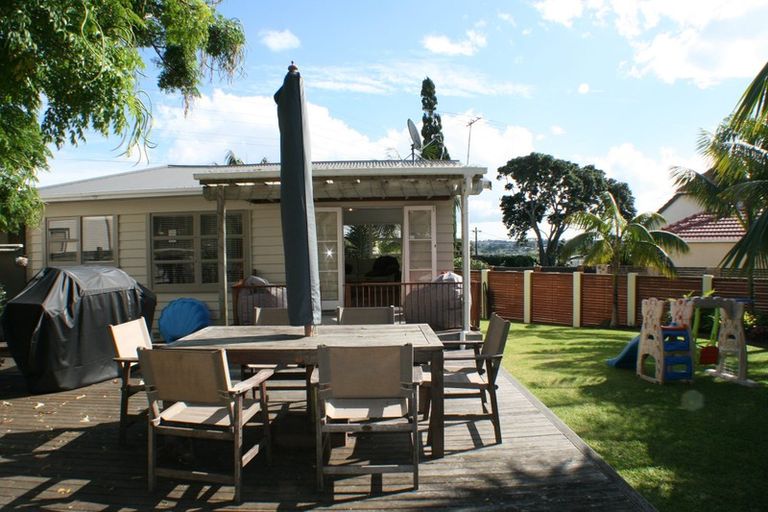 Photo of property in 1/18 Francis Street, Hauraki, Auckland, 0622