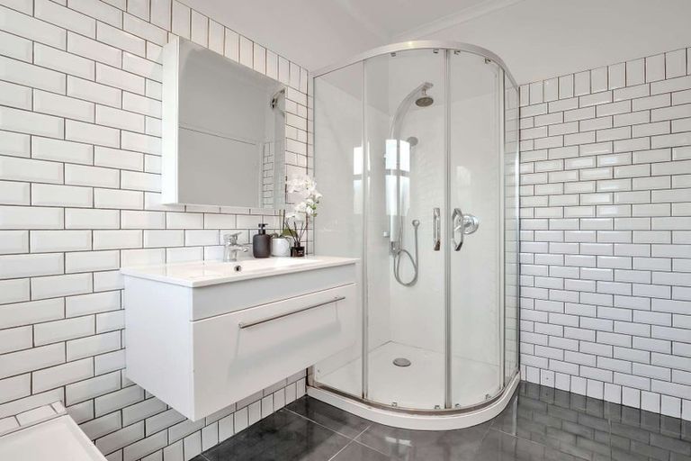 Photo of property in 33 Burns Street, Tawhero, Whanganui, 4501