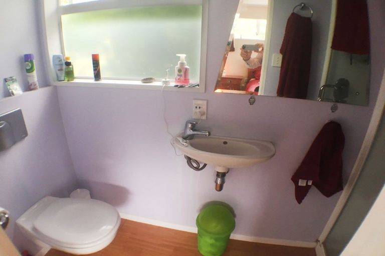 Photo of property in 5 Jones Place, Highbury, Palmerston North, 4412