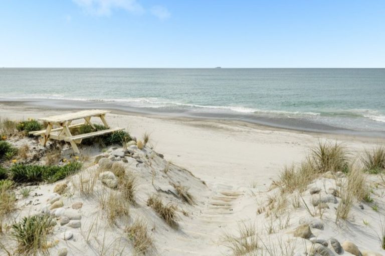 Photo of property in 393 Pukehina Parade, Pukehina, Te Puke, 3189