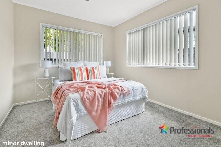 Photo of property in 34 Convair Crescent, Mangere, Auckland, 2022