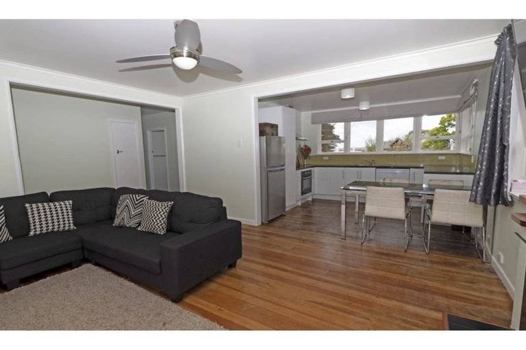 Photo of property in 76 Forest Hill Road, Henderson, Auckland, 0612